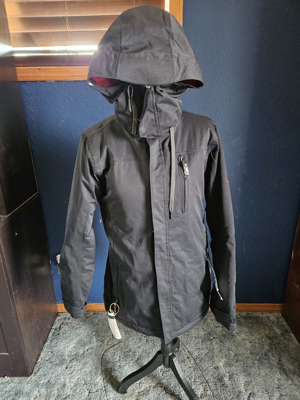 686 Women's Black Ski Jacket with Subtle Red Lining
